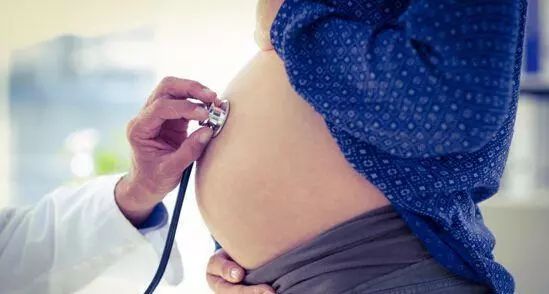 跨越四年，兄弟俩竟同是这位‘石头埠’的助产士接生的……