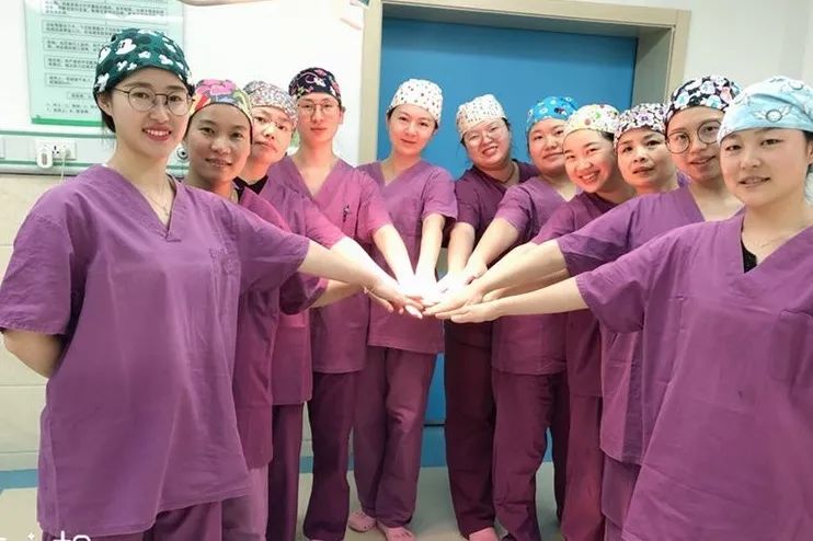 跨越四年，兄弟俩竟同是这位‘石头埠’的助产士接生的……