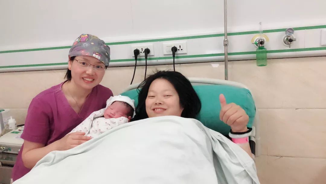 跨越四年，兄弟俩竟同是这位‘石头埠’的助产士接生的……