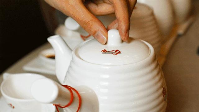 一年卖出1000000+盅汤，国民神店竟然开到南京了！