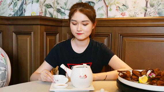 一年卖出1000000+盅汤，国民神店竟然开到南京了！