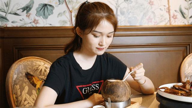 一年卖出1000000+盅汤，国民神店竟然开到南京了！