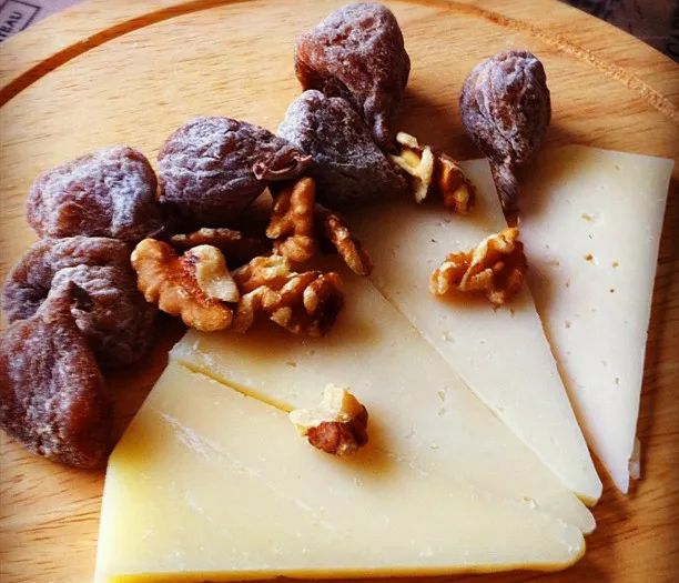 西班牙特色美食推荐,好吃的法国奶酪