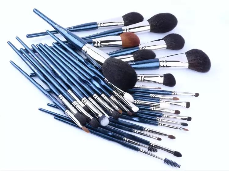 吴昕用什么气垫好用,吴昕粉底液怎么样