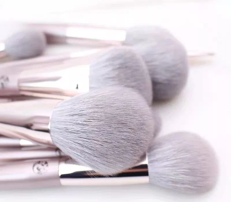 吴昕用什么气垫好用,吴昕粉底液怎么样