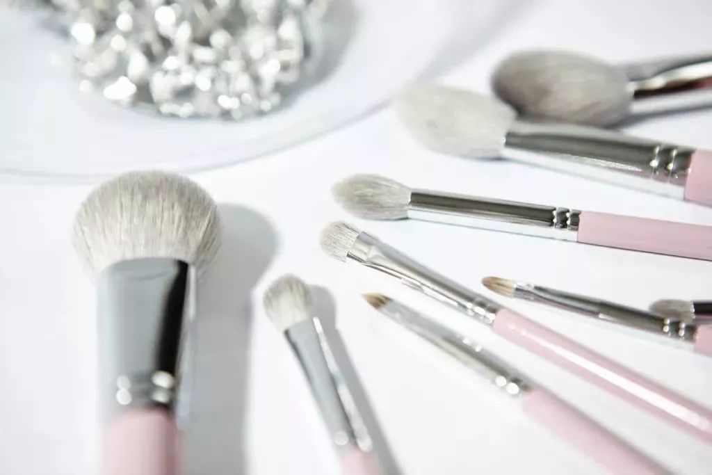 吴昕用什么气垫好用,吴昕粉底液怎么样