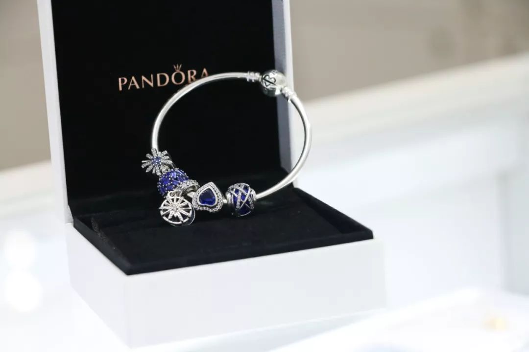 鍝堝皵婊ㄥ晢瀹跺箍鍛婅,鍝堝皵婊ㄦ渶鏈夋墠鐨勫箍鍛婅