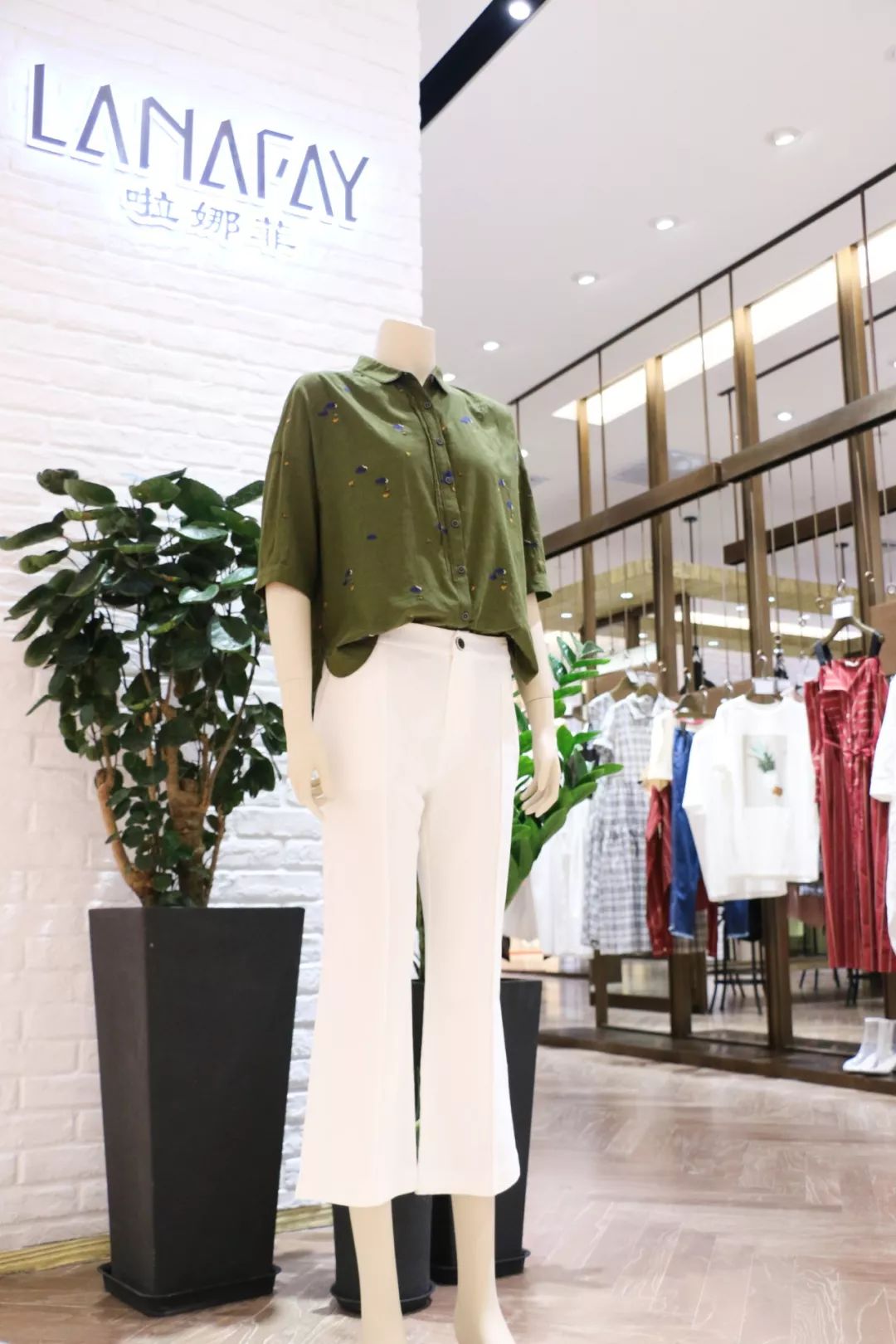 鍝堝皵婊ㄥ晢瀹跺箍鍛婅,鍝堝皵婊ㄦ渶鏈夋墠鐨勫箍鍛婅