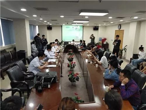 全球首例3d打印人工椎间盘置换术,世界首例3d打印距骨移植手术