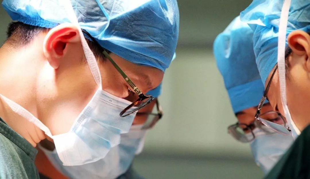 全球首例3D打印人体颈椎术，西安做到了！