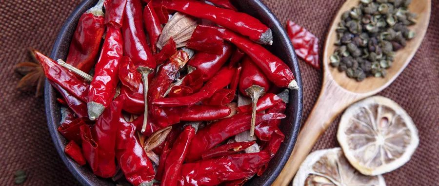 风油精创可贴真的防晕车吗,风油精加创可贴是真的吗