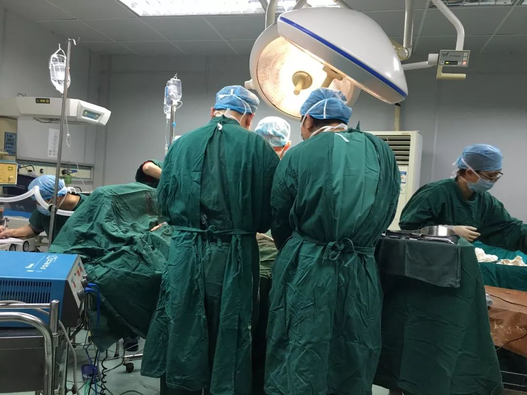 【感人】打动你的15个暖心医护故事...赚足眼泪~