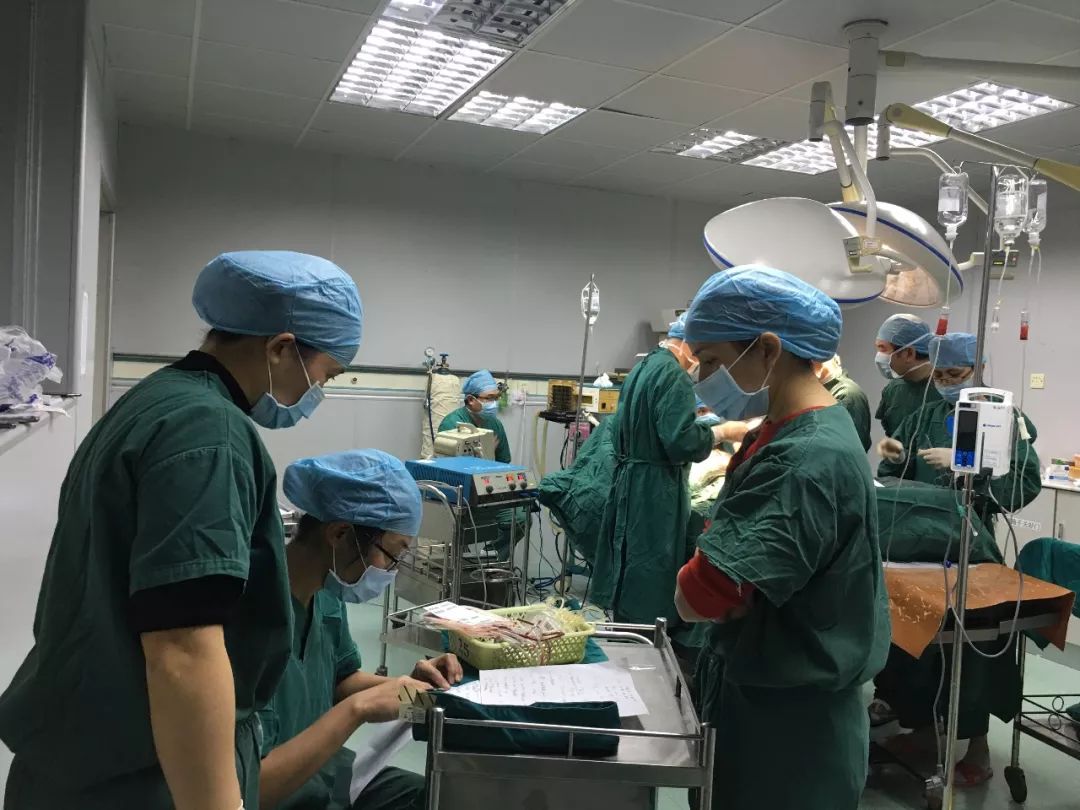 【感人】打动你的15个暖心医护故事...赚足眼泪~