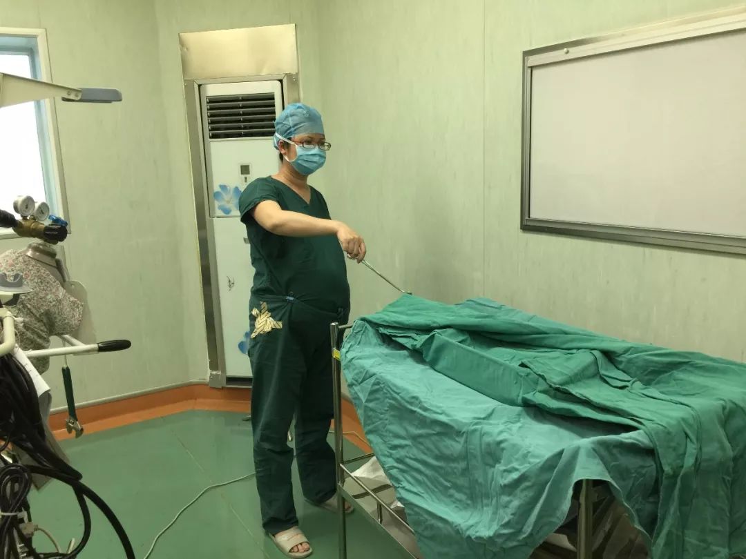 【感人】打动你的15个暖心医护故事...赚足眼泪~