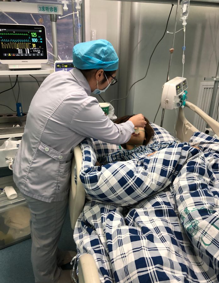 【感人】打动你的15个暖心医护故事...赚足眼泪~