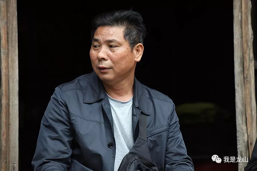 “卖蘑菇的女博士”“人民的好队长”，靛房人为何这样称呼他们？