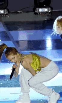 泫雅被爆整容？我却被她这件上衣迷住了！！