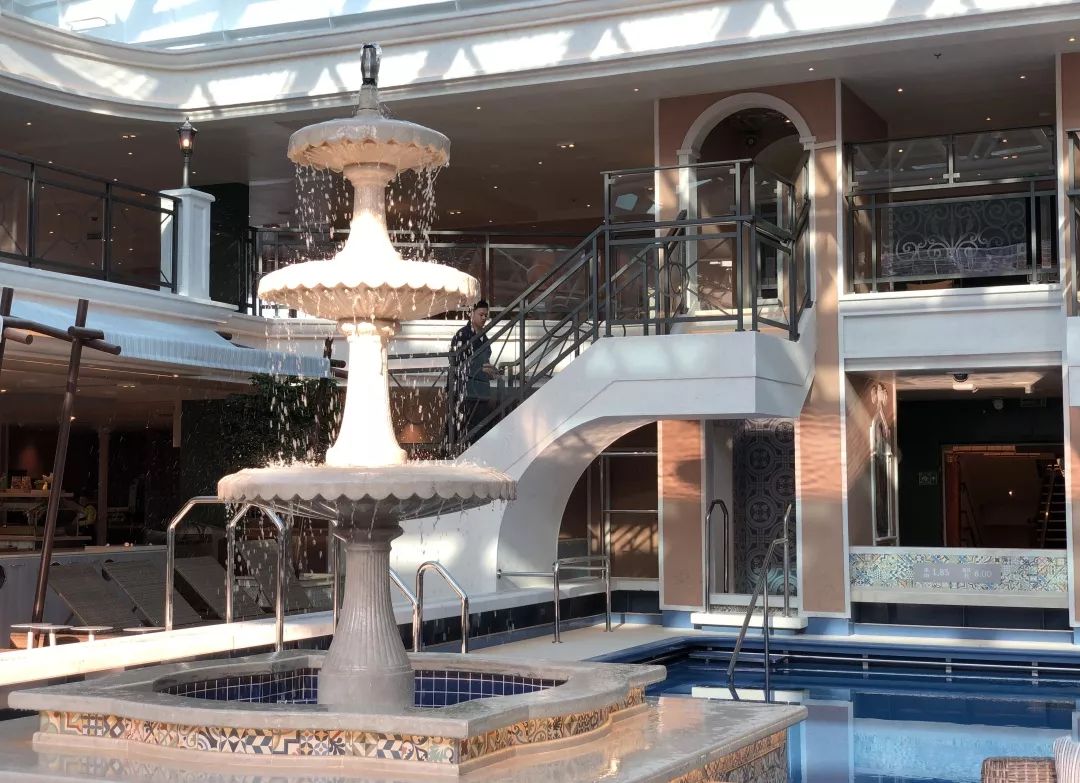 歌诗达邮轮最大最新的威尼斯号，今日在吴淞口国际邮轮港开启中国母港首航！