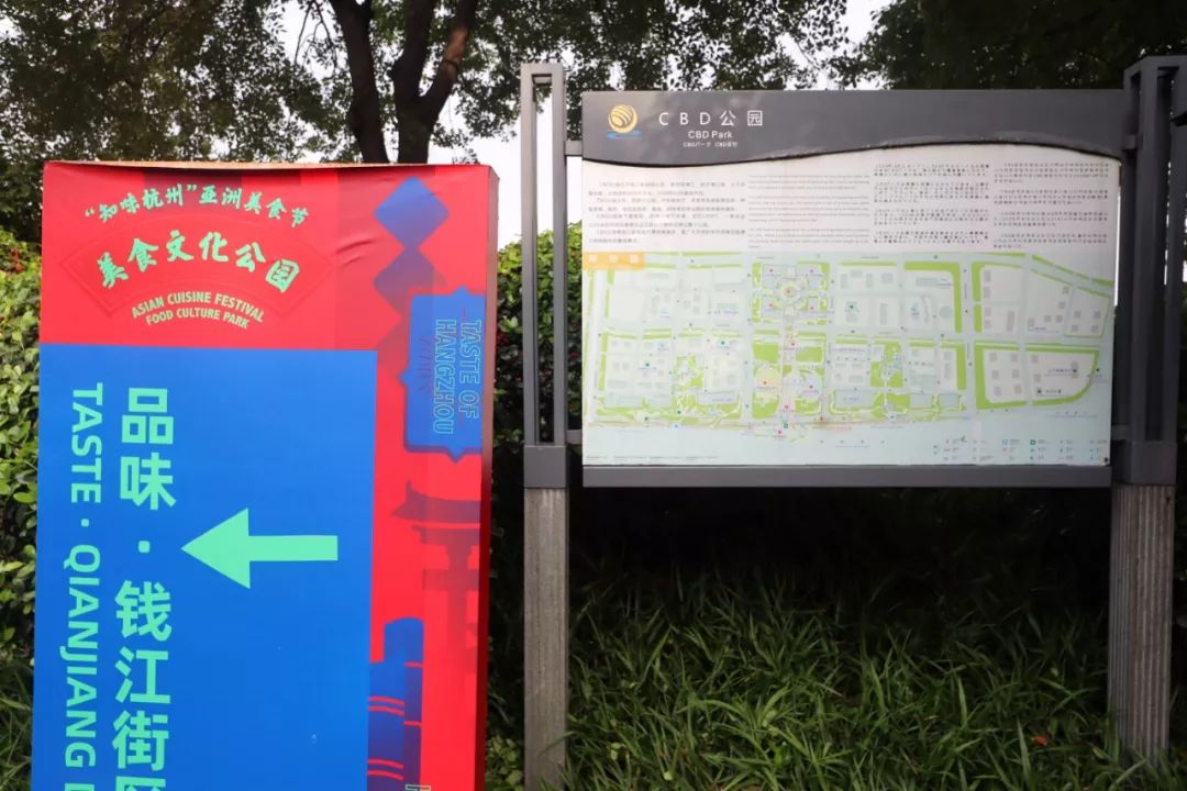 人从众上海外滩人山人海,人从众人山人海