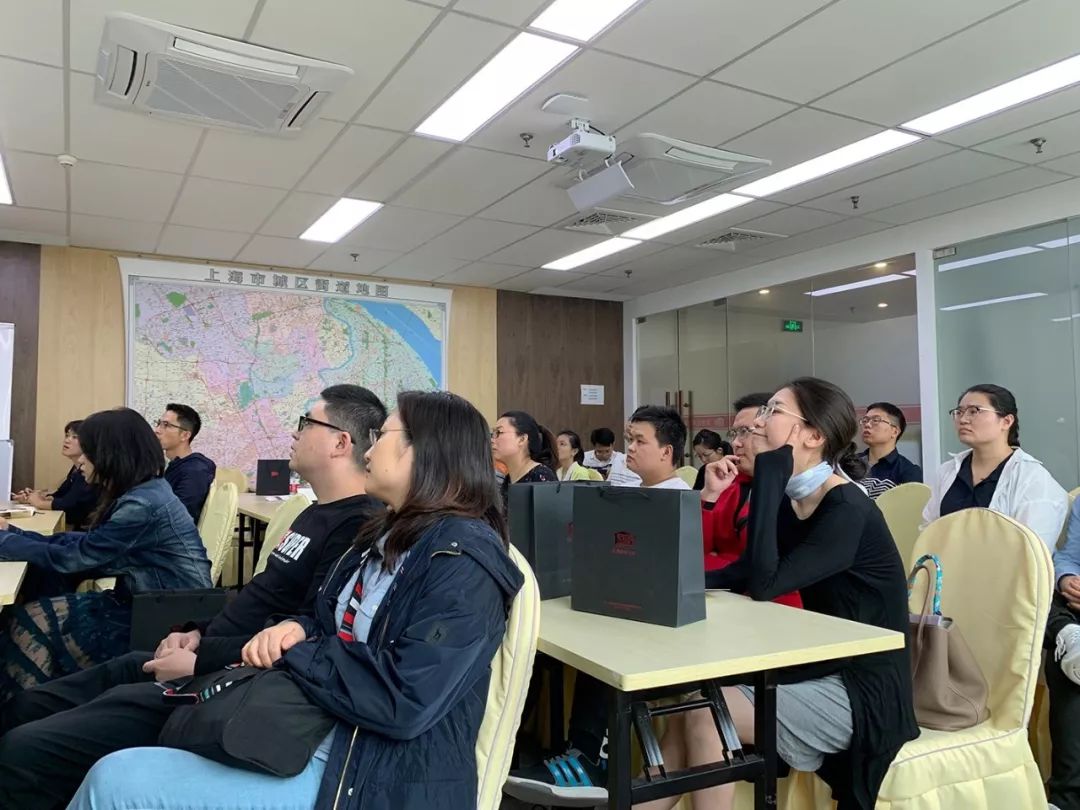 经营贷可以多个银行贷款吗,经营贷可以自己找银行吗