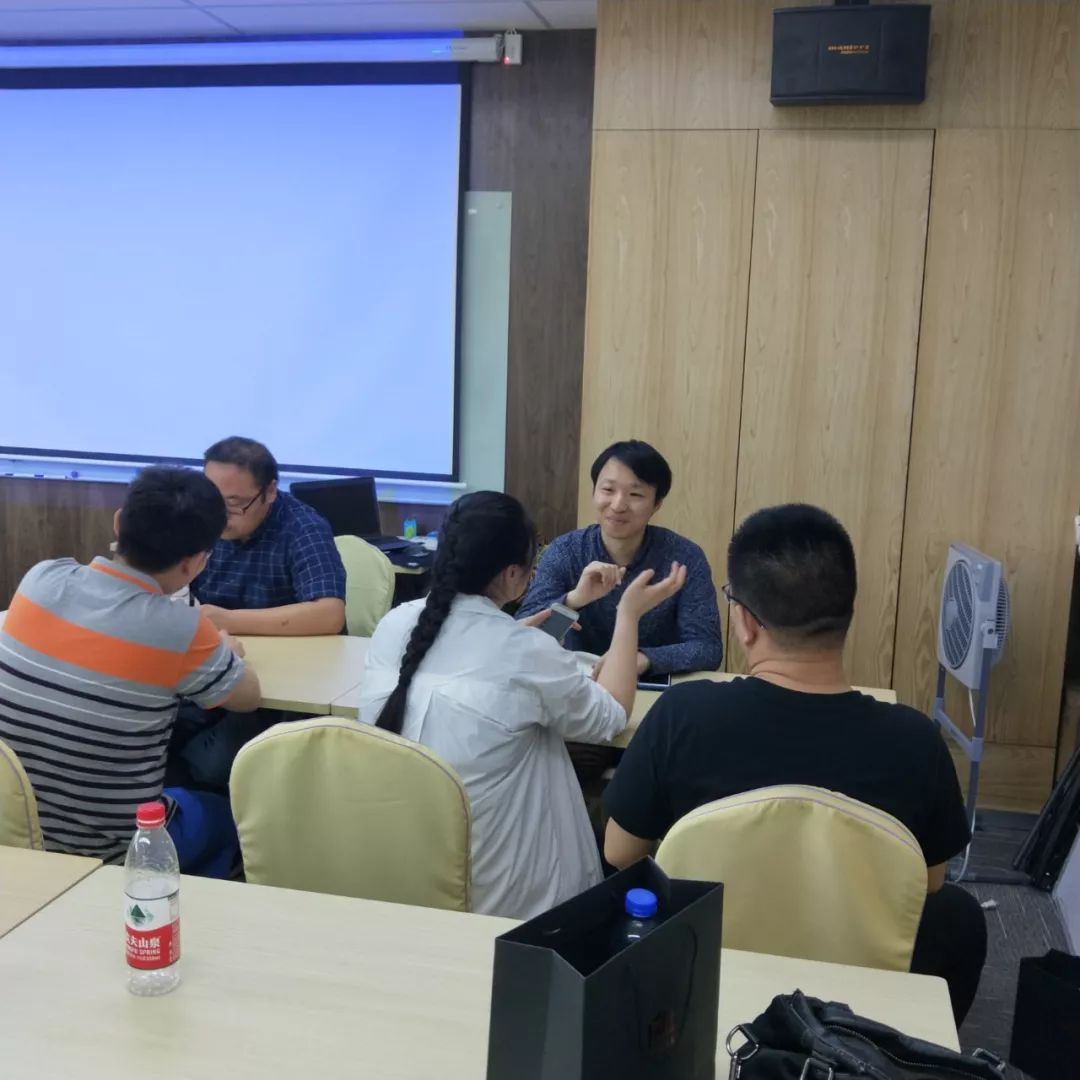 经营贷可以多个银行贷款吗,经营贷可以自己找银行吗