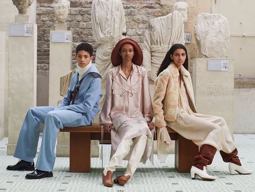 Burberry将关闭至少38家门店；Celine首次在中国推出电商服务；《VogueMe》时装大片被时尚博主指山寨英国摄影师