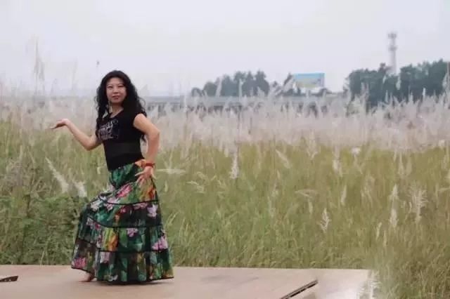 中国时髦大妈天秀姿势全解