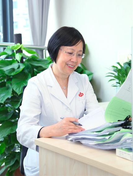 大三女学生全身肿瘤,贵州女子卵巢癌晚期