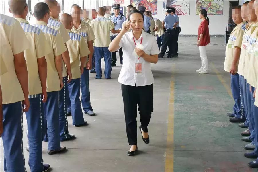 监狱警察业务知识,监狱警察工作10年是什么级别