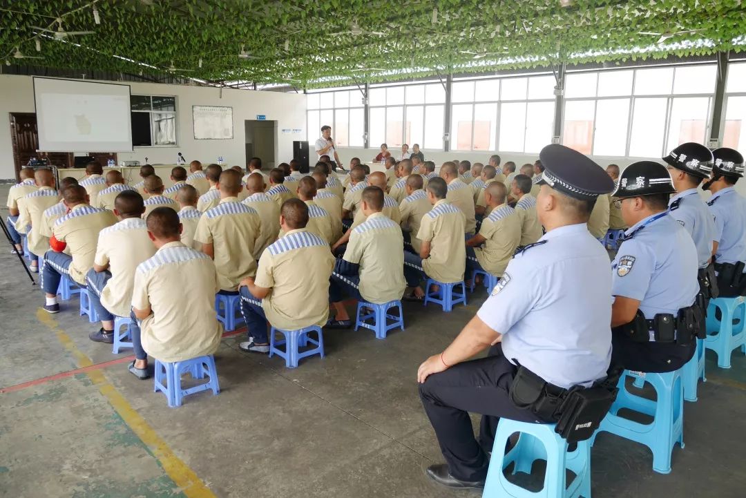 监狱警察业务知识,监狱警察工作10年是什么级别