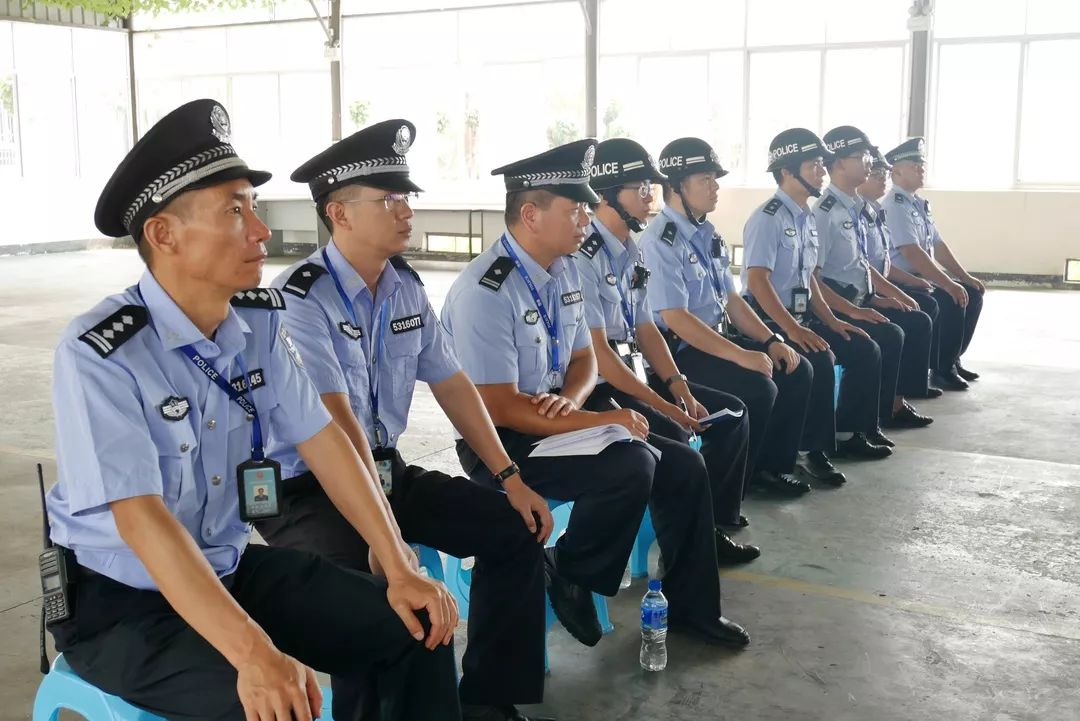 监狱警察业务知识,监狱警察工作10年是什么级别