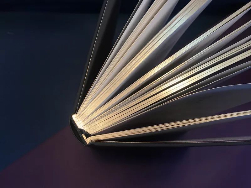 这本“*皮书黑**”，告诉你“书籍，还会有未来吗？”