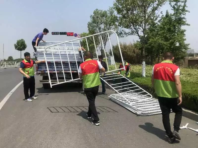 为爱奔跑志愿者不惜劳累,为爱奔跑爱心奉献