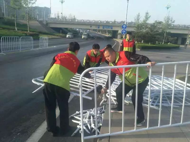 为爱奔跑志愿者不惜劳累,为爱奔跑爱心奉献