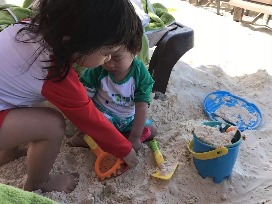 带娃玩沙的正确打开方式,宝宝戏水玩沙挖沙工具
