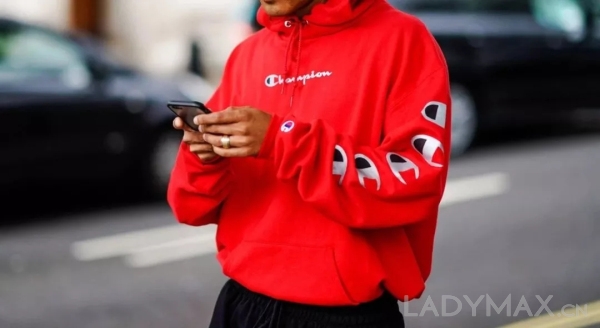 百年运动品牌Champion是如何“翻红”的