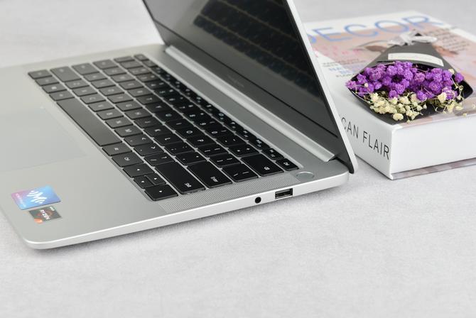 荣耀magicbook142021锐龙r5版测评,荣耀magicbook2019对比redmibook