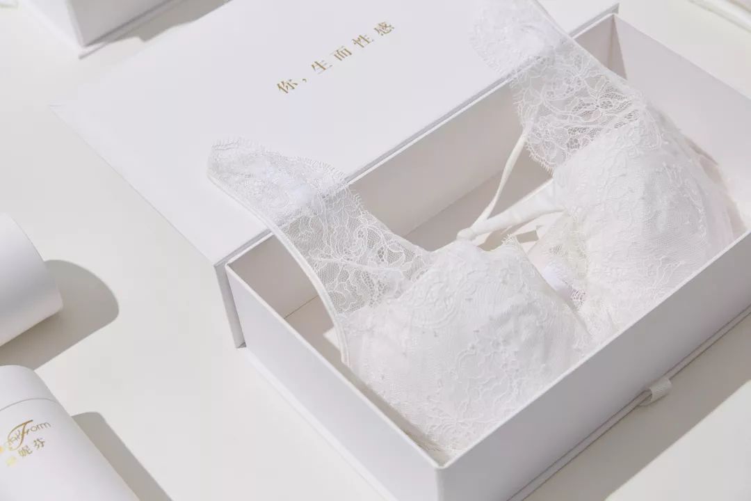 选好内衣让您气质加分,选好内衣让你的气质加分