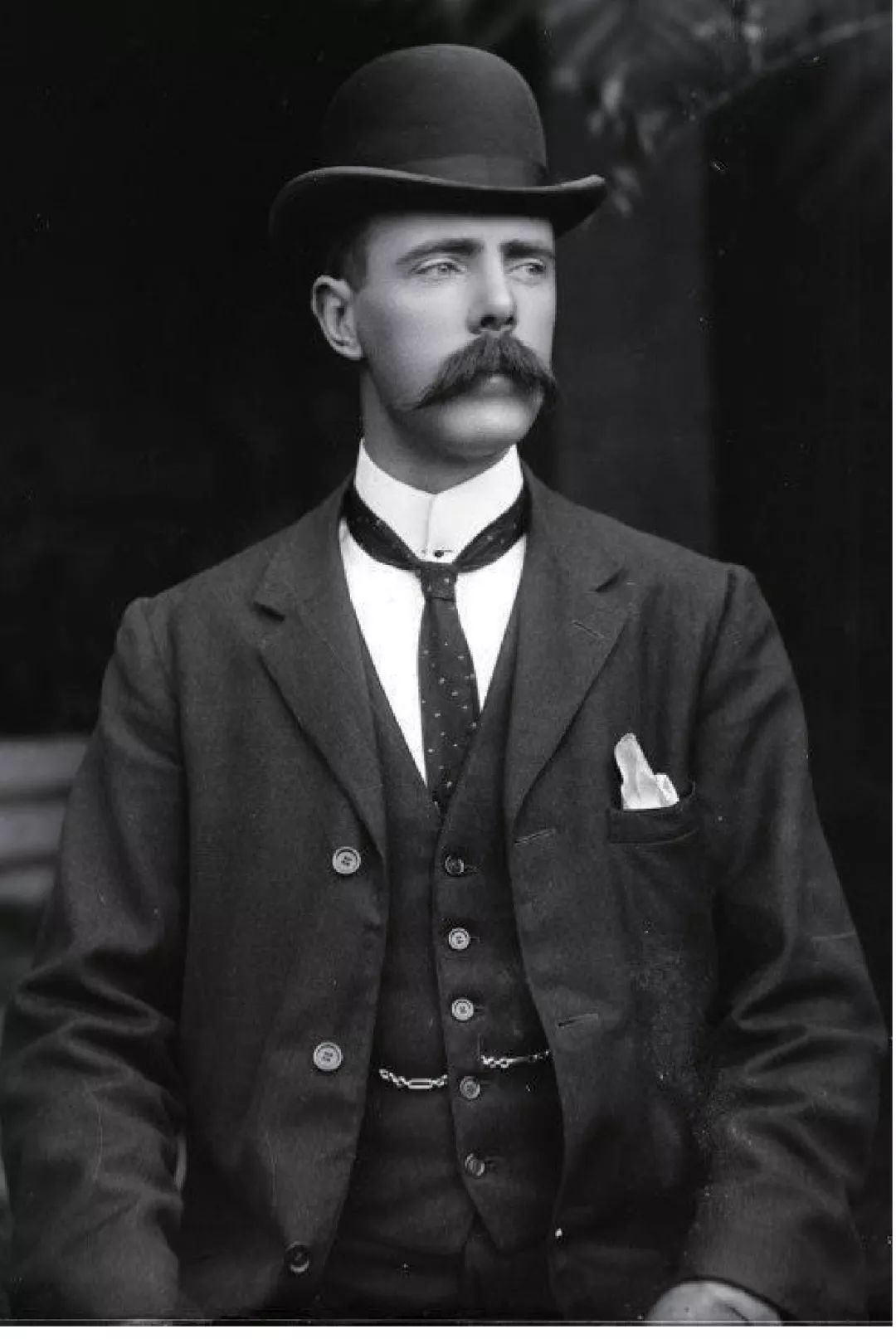 #补课时间_从宫廷到建筑工地,网红马甲竟然还有这样的过往?