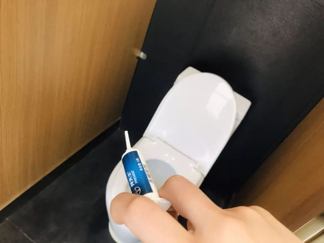 想要消灭家里蟑螂,家里有蟑螂可以请专业人士来灭吗