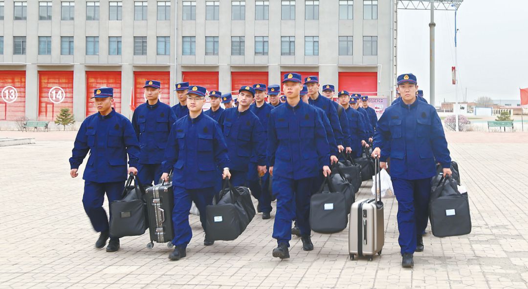 现役消防员提前退出申请书,消防员申请归队