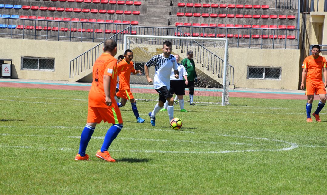 一场激动人心的足球比赛,一次激动人心的足球对抗赛