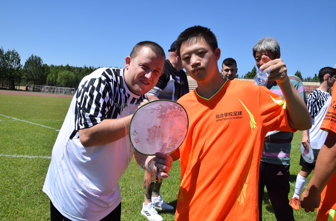 一场激动人心的足球比赛,一次激动人心的足球对抗赛