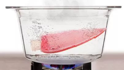 可以折叠的水壶好有创意,可以拉出来的爱心包包