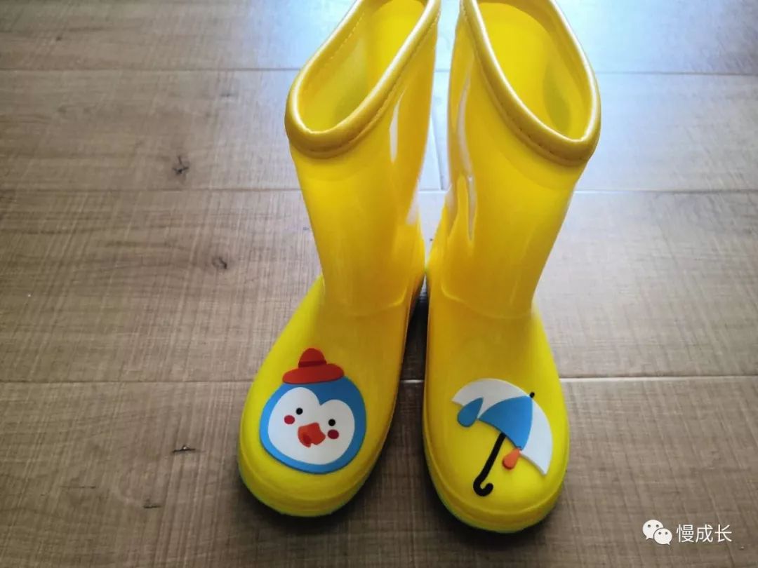 宝宝雨鞋雨衣1-3岁防滑可爱,儿童可爱超萌雨衣