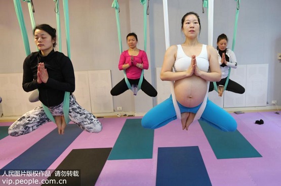 除了恶心、呕吐、情绪异常怀孕早期还有这些症状