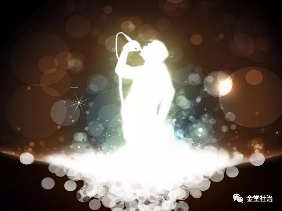 街道龙舟赛视频,龙舟嘉年华集市