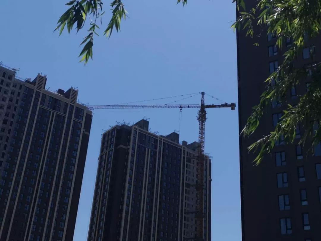 强佑府学上院为何推迟交房,强佑府学上院是回迁房吗