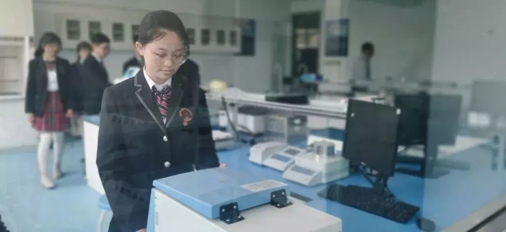 上海市宝山中学靠近复旦大学,宝山区与复旦共建学校