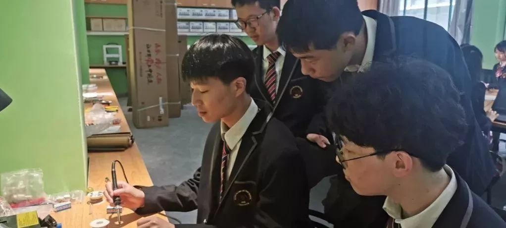 上海市宝山中学靠近复旦大学,宝山区与复旦共建学校